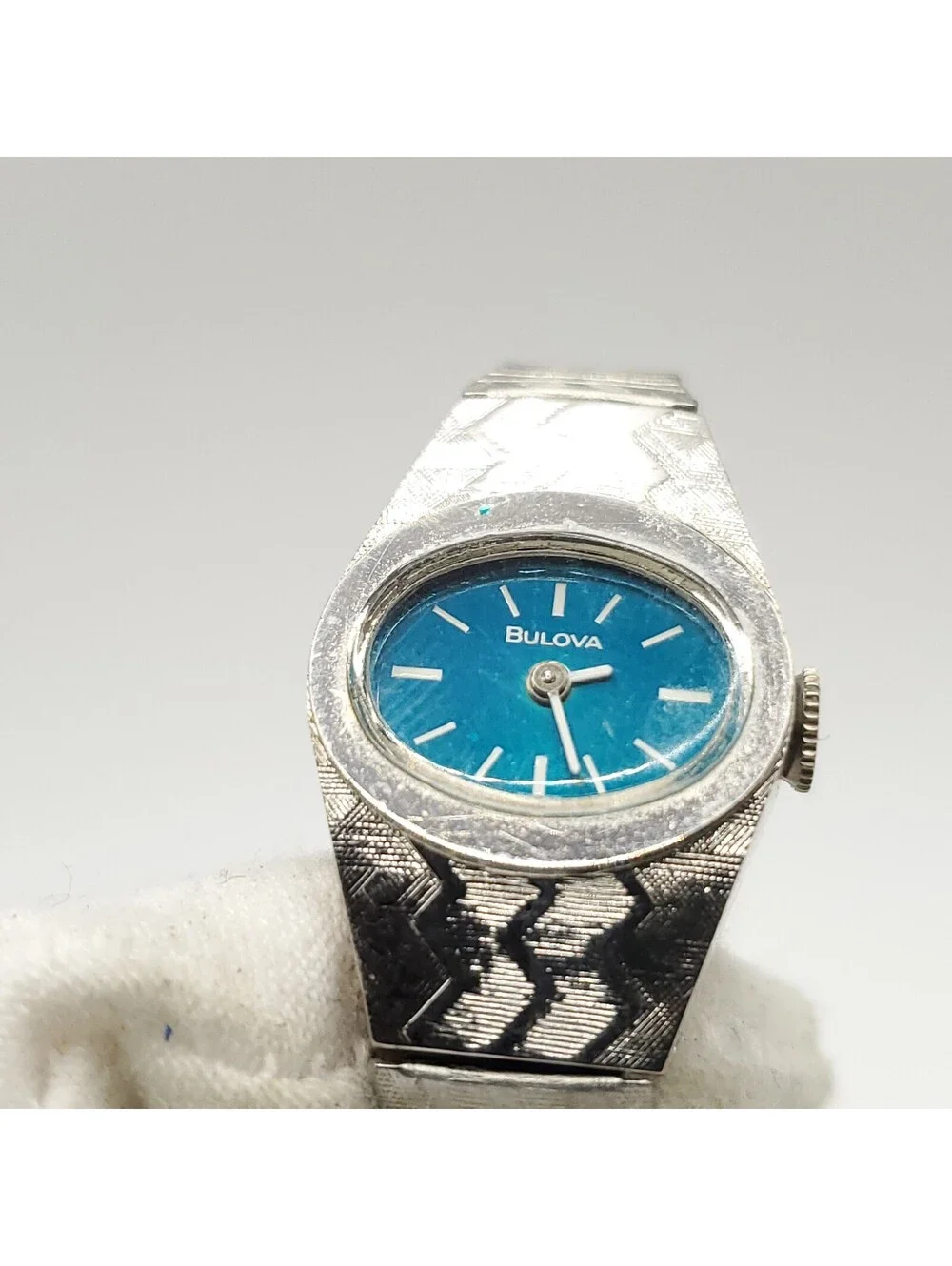 Vintage 1976 Bulova Womens 18mm Mechanical Blue Dial Watch Adjustable Running